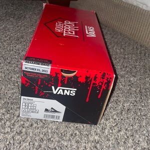 Vans house of terror exorcist old skools